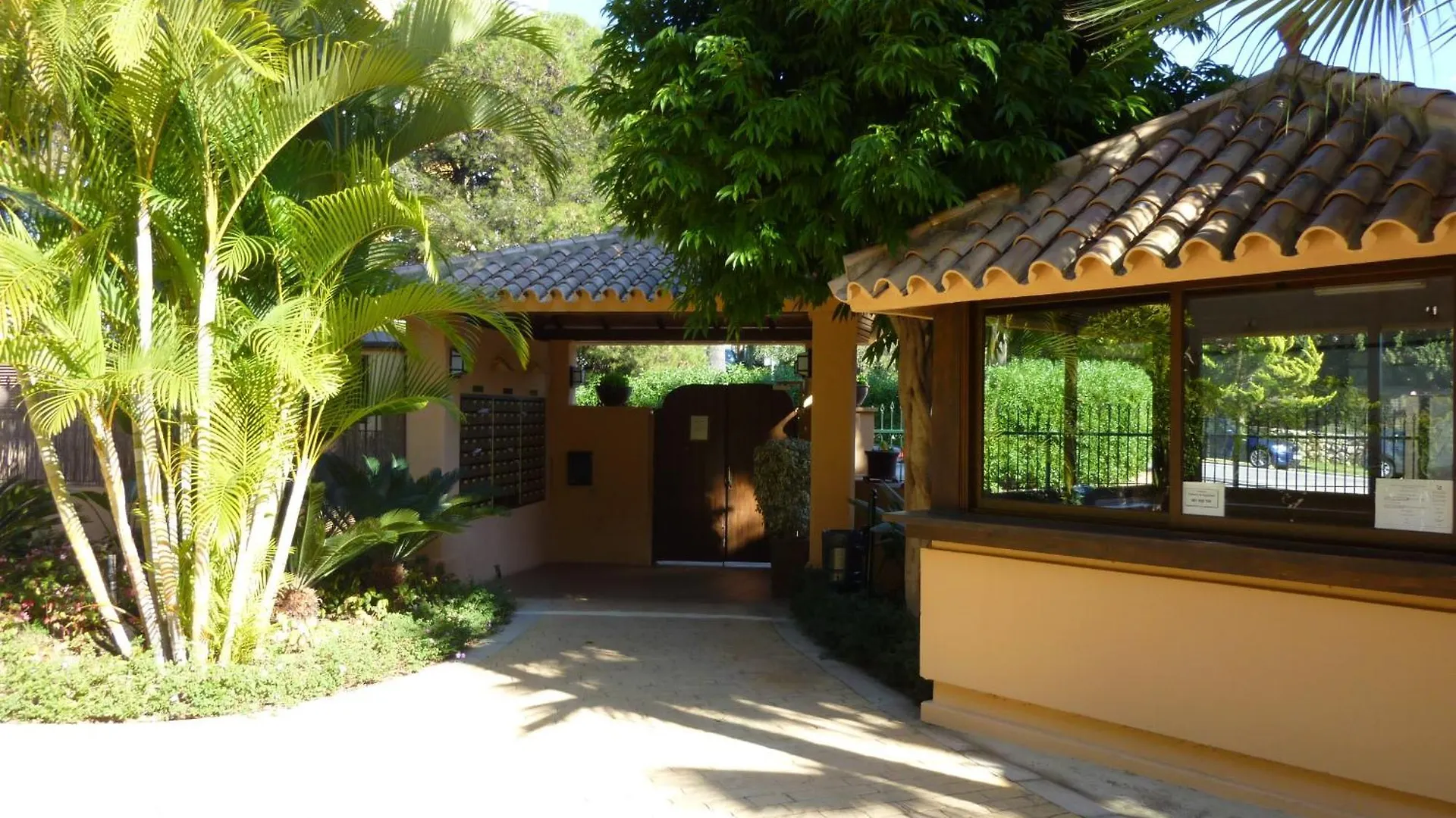 Apartment Atico Duplex En Playa Las Chapas Marbella